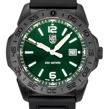 Luminox Pacific Diver Rubber Strap Green Dial Quartz Diver's XS.3137.B 200M Men's Watch