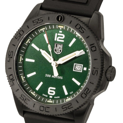 Luminox Pacific Diver Rubber Strap Green Dial Quartz Diver's XS.3137.B 200M Men's Watch